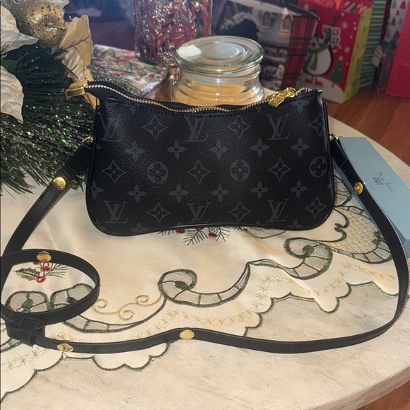 Louis Vuitton Black Monogram Clutch - Picture 4 of 7